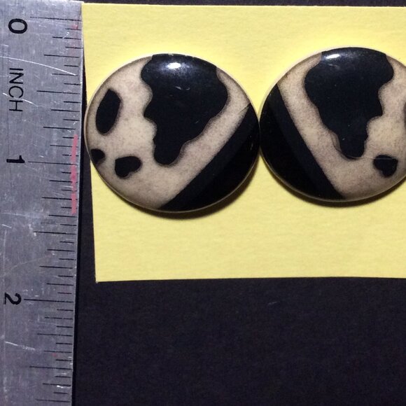 Flashback to Fab with these Totally Rad '80s Animal Print Earrings! #RetroVibes - Picture 2 of 3